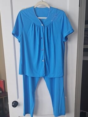 Vintage Women's Sky Blue Short-Sleeve Button Pajama Set